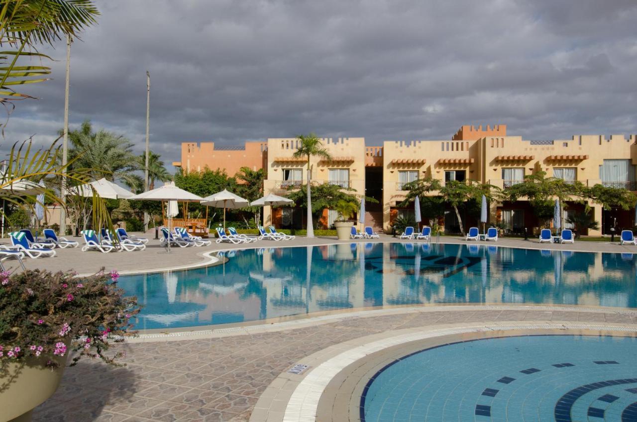 Swiss Inn Pyramids Golf Resort 6th of October City Exterior photo